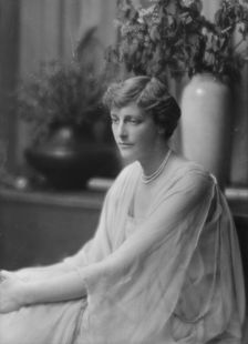 Haggin, Ben Ali, Jr., Mrs., portrait photograph, 1916 May 15. Creator: Arnold Genthe