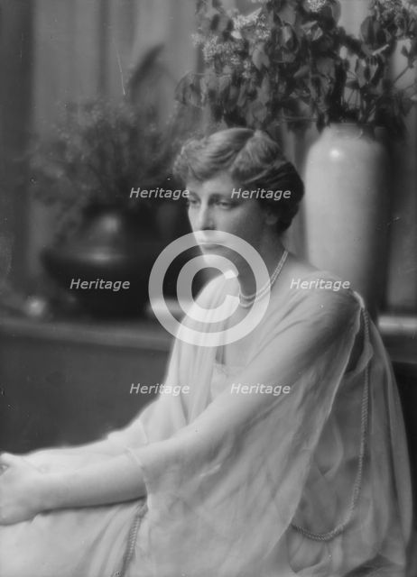 Haggin, Ben Ali, Jr., Mrs., portrait photograph, 1916 May 15. Creator: Arnold Genthe.
