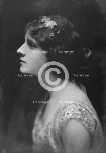 Hagemeyer, M.E. Scott, Miss, portrait photograph, 1916 Mar. 15. Creator: Arnold Genthe.