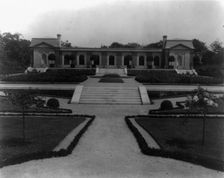 Hamilton Rice home, Newport, Rhode Island, exterior view, between 1917 and 1927. Creator: Frances Benjamin Johnston