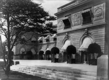 Hamilton Rice Home in Newport, Rhode Island, exterior view showing potted..., between 1917 and 1927. Creator: Frances Benjamin Johnston