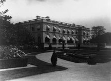 Hamilton Rice Home in Newport, Rhode Island, exterior, with view of formal..., between 1917 and 1927 Creator: Frances Benjamin Johnston
