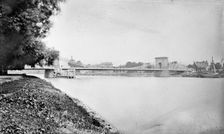 Hammersmith Bridge, Hammersmith, London, c1860-1883. Artist: Henry Taunt
