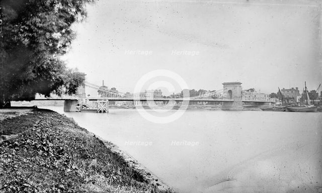 Hammersmith Bridge, Hammersmith, London, c1860-1883. Artist: Henry Taunt
