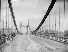 Hammersmith Bridge, Hammersmith, London, c1887-1899. Artist: Henry Taunt