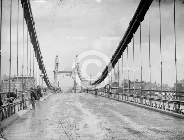 Hammersmith Bridge, Hammersmith, London, c1887-1899. Artist: Henry Taunt