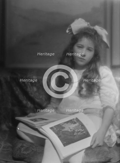 Hanauer girl, portrait photograph, 1915 Feb. 23. Creator: Arnold Genthe.
