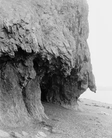 Hanging Rock at the Ovens, Mt. Desert Island, Me., c1901. Creator: Unknown