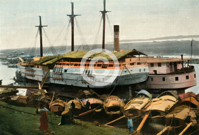 'Hanoi. Bords Du Fleuve Rouge', (Hanoi. On the Banks of the Red River), 1900. Creator: Unknown.