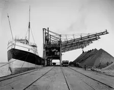 Hanna's ore plant, Erie, Pa., ca 1900. Creator: William H. Jackson