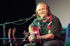 Hans Theessink, Hawth, Crawley, West Sussex, 2014. Artist: Brian O'Connor