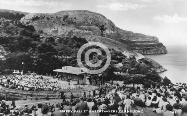 Happy Valley entertainers, Llandudno, 20th century. Artist: Unknown
