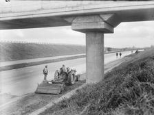 Hard shoulder reconstruction works on the M1, the London to Yorkshire Motorway, 28/10/1960. Creator: John Laing plc