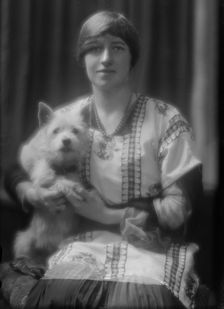 Harriman, Mrs., with dog, portrait photograph, 1913 July 7. Creator: Arnold Genthe