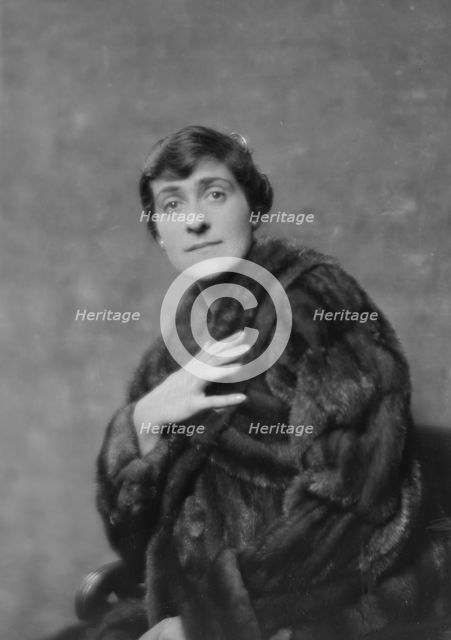 Harrison, Miss, portrait photograph, not before 1915 Dec. Creator: Arnold Genthe.