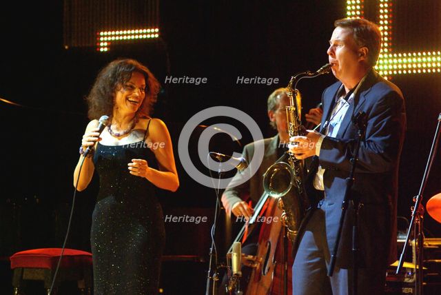 Harry Allen and Roberta Gambarini, Brecon, 2008. Artist: Brian O'Connor.