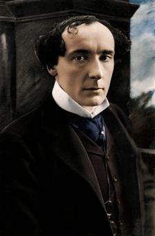 Harry Brodribb Irving (1870-1919), English actor, early 20th century. Artist: Vandyk