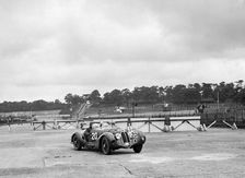HC Hunter's Alfa Romeo driving through the chicane, JCC Members Day, Brooklands, 8 July 1939. Artist: Bill Brunell