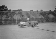 HE 14/40 driven by RJ Sully, Brooklands. Artist: Bill Brunell