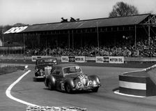 Healey Elliott of E.B. Wadsworth, Armstrong Siddeley of T.Sopwith, Goodwood 1954 . Creator: Unknown