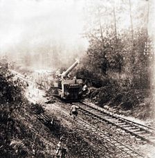 Heavy artillery on railway track, c1914-c1918