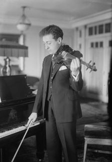 Heifetz, between c1915 and c1920. Creator: Bain News Service
