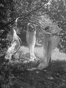 Helen Moeller and pupils, 1922 July 18. Creator: Arnold Genthe