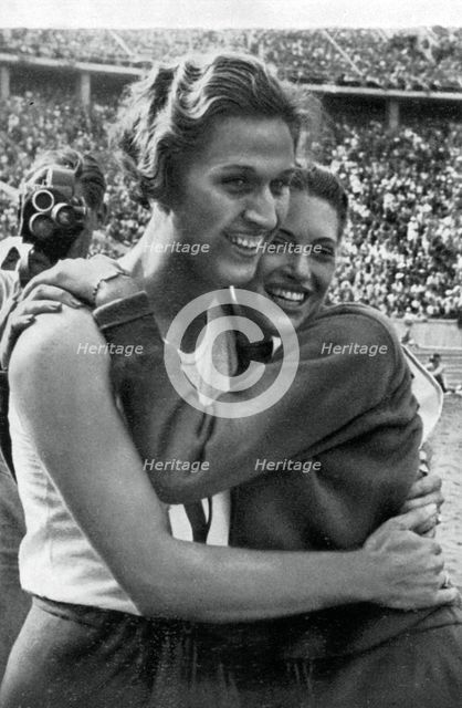 Helen Stephens and Alice Arden, American athletes, Berlin Olympics, 1936. Artist: Unknown