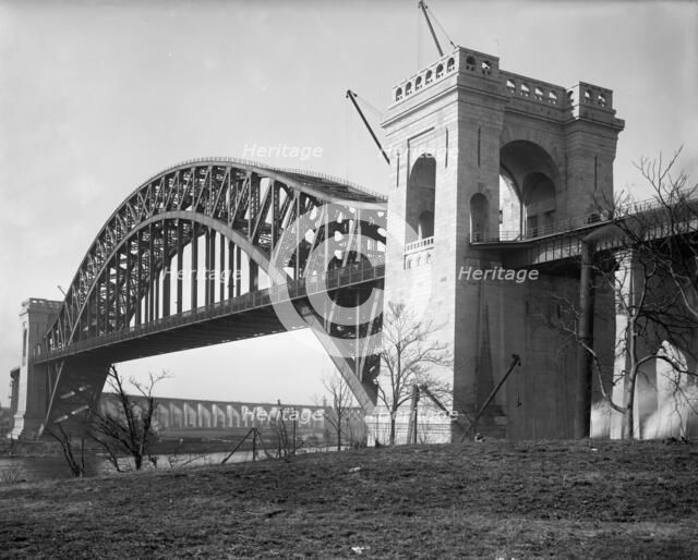 Hell Gate Bridge (New York Connecting RailroadBridge), New York, between 1915 and 1920. Creator: William H. Jackson.