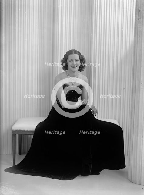 Henderson, Adrianne, Miss - Portrait, 1939. Creator: Harris & Ewing.