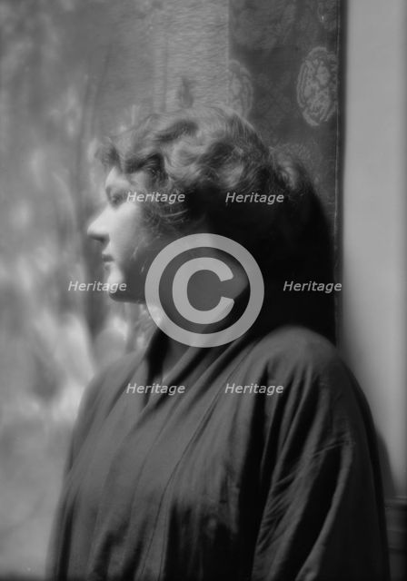 Henry, Frances D., Miss, portrait photograph, 1912 May 20. Creator: Arnold Genthe.