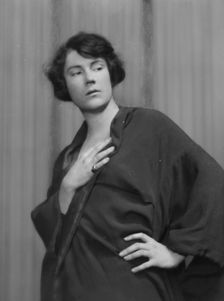 Henry, H., Miss, portrait photograph, 1917 Feb. 16. Creator: Arnold Genthe