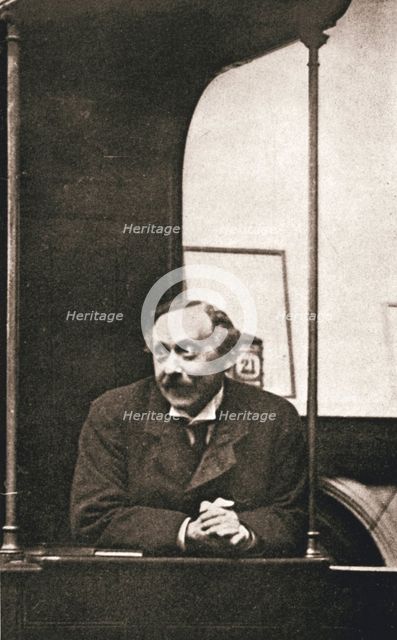 Herbert Gladstone in the witness box at the trial of Emmeline Pankhurst and others, London, 1908. Artist: Unknown
