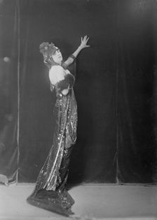 Herundean, Helen, Miss, portrait photograph, 1919 Feb. 10. Creator: Arnold Genthe