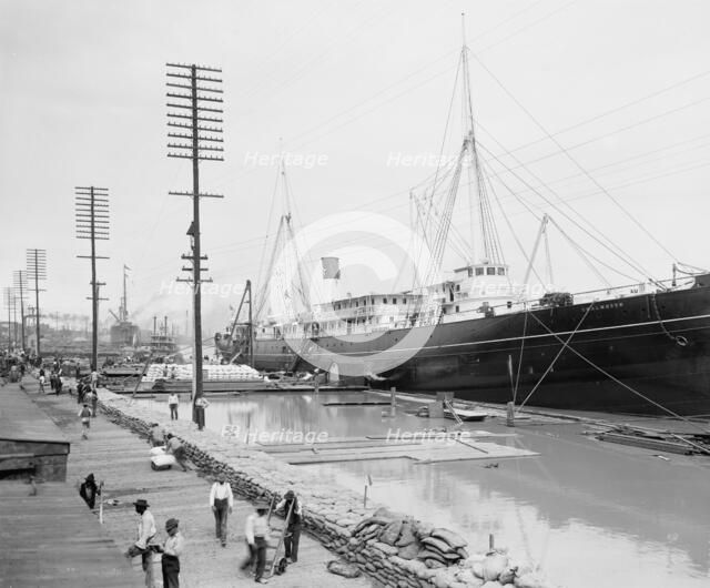 High Water at New Orleans, La. Levee, March 23, 1903, c1903. Creator: Unknown.