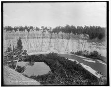 High banks, Genesee River, Mount Morris, N.Y., between 1890 and 1901. Creator: Unknown