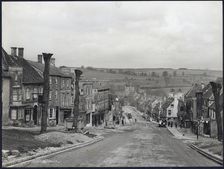 High Street, Burford, West Oxfordshire, Oxfordshire, 1925-1935. Creator: Unknown
