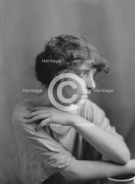 Hilda Kelleher, portrait photograph, 1934. Creator: Arnold Genthe.