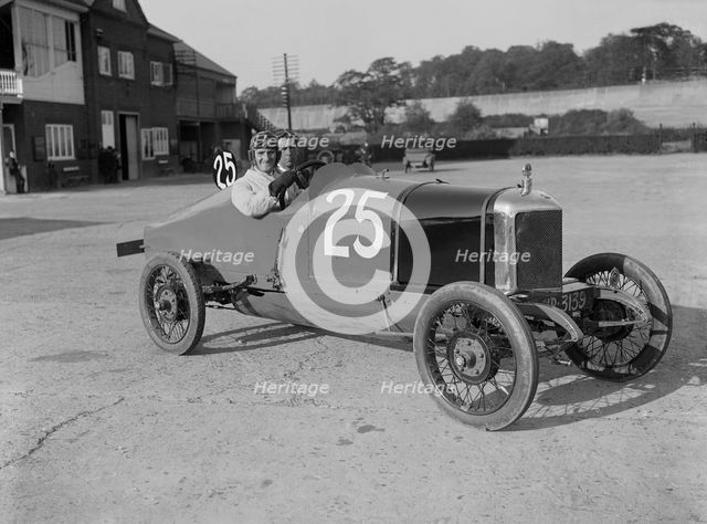 Hillman of G Bedford, JCC 200 Mile Race, Brooklands, 1921. Artist: Bill Brunell.
