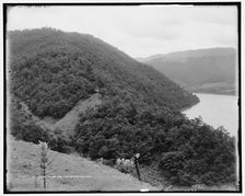 Hinton and the New River, W. Va., 1913 Nov. Creator: Unknown