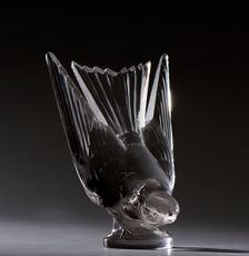 Hirondelle Lalique mascot. Creator: Unknown