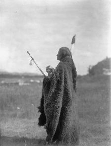 Hu Kalowa Pi ceremony, c1907. Creator: Edward Sheriff Curtis