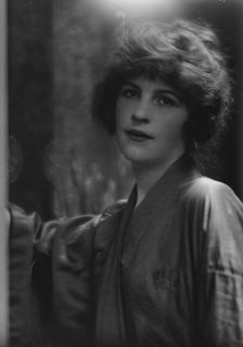 Huyler, Margaret, Miss, portrait photograph, 1914 July 12. Creator: Arnold Genthe