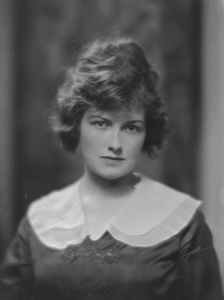 Huber, J.C., Mrs., portrait photograph, 1916 May 8. Creator: Arnold Genthe