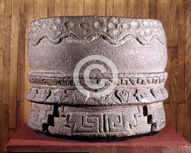 Huehuetl', representation in stone of a drum from Mexico City DF (Tlatelolco?).