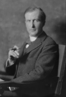 Huggins, Harvey O., Mr., or Harvey O'Higgins, portrait photograph, 1914. Creator: Arnold Genthe