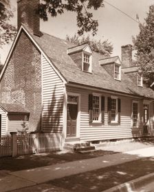 Hugh Mercer Apothecary Shop, Fredericksburg, Virginia, between 1927 and 1929. Creator: Frances Benjamin Johnston