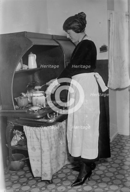 Hulda Lashanska, between c1915 and c1920. Creator: Bain News Service.