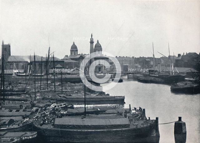 'Hull - Prince's Dock: With The Wilberforce Memorial and Dock Offices', 1895. Artist: Unknown.