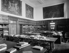 Hunt Memorial Library, Museum of Fine Arts, Boston, Mass., c.between 1910 and 1920. Creator: Unknown